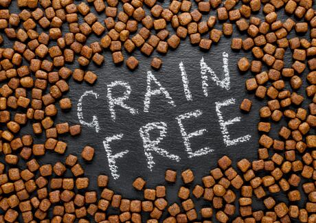 Granule bez obilovin pro psy a kočky: Předražený trend, nebo cesta ke zdraví?